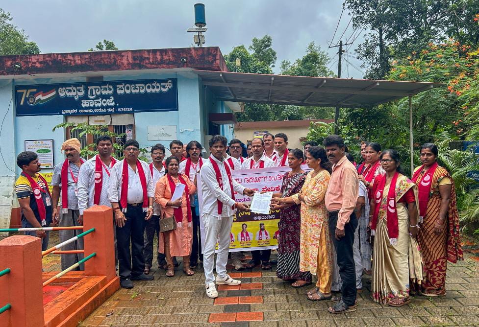 ಉಡುಪಿ ಜಿಲ್ಲೆಯಲ್ಲಿ ಯಶಸ್ವಿ ಯಾಗಿ ನಡೆಯುತ್ತಿರುವ ನಮ್ಮ ನಡೆ – ಪಂಚಾಯತ್ ಕಡೆ ಎಂಬ ತುಳುನಾಡ ರಕ್ಷಣಾ ವೇದಿಕೆಯ ವಿನೂತನ ಅಭಿಯಾನ ಹಾವಂಜೆ ಗ್ರಾಮ ಪಂಚಾಯತ್ ಭೇಟಿ