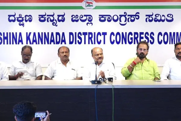 ಯು.ಟಿ.ಖಾದರ್ ಬಗ್ಗೆ ಮಾತನಾಡುವ ಯೋಗ್ಯತೆಯೇ ಸತೀಶ್ ಕುಂಪಲಗೆ ಇಲ್ಲ – ಸದಾಶಿವ ಉಳ್ಳಾಲ್